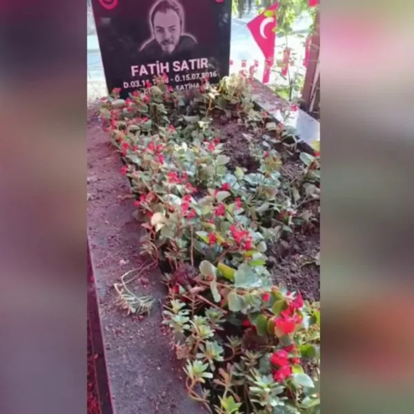 15 Temmuz şehidinin mezarına çirkin saldırı!