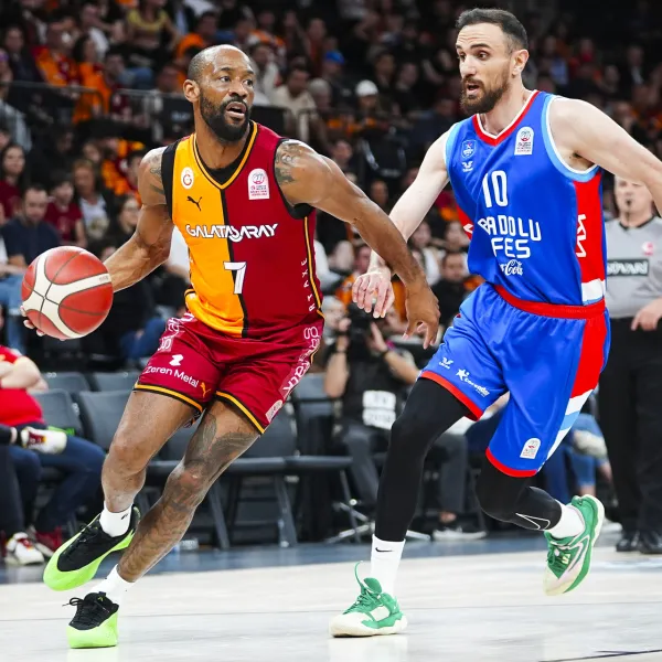 Anadolu Efes'ten G.Saray'a büyük fark!