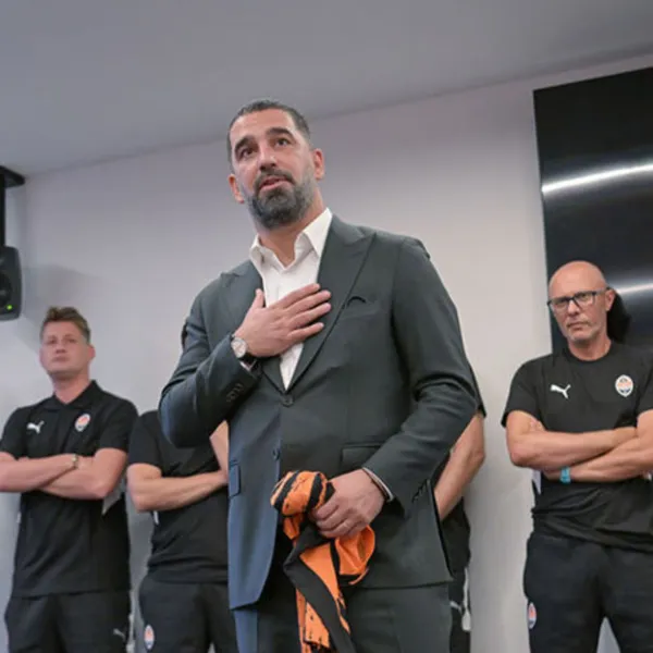 Arda Turan'dan Shakhtar Donetsk'te Sürpriz Başlangıç!