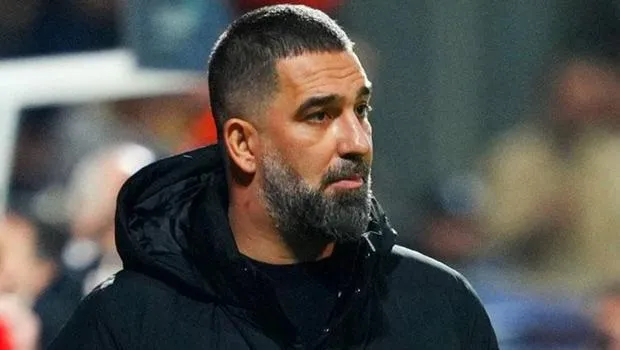 Arda Turan'dan Hakan Çalhanoğlu'na Destek Mesajı! Neler Söyledi?