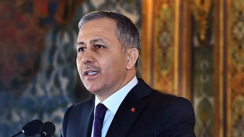 Bakan Yerlikaya'dan Bayram Uyarısı: Yola Çıkacaklar Dikkat!