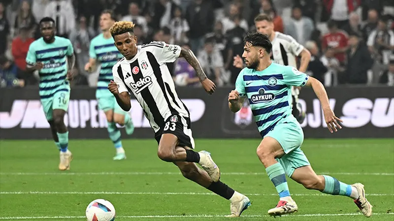 Beşiktaş'tan Rizespor karşısında sahasında kayıp: Üçüncülük şansı mucizelere kaldı