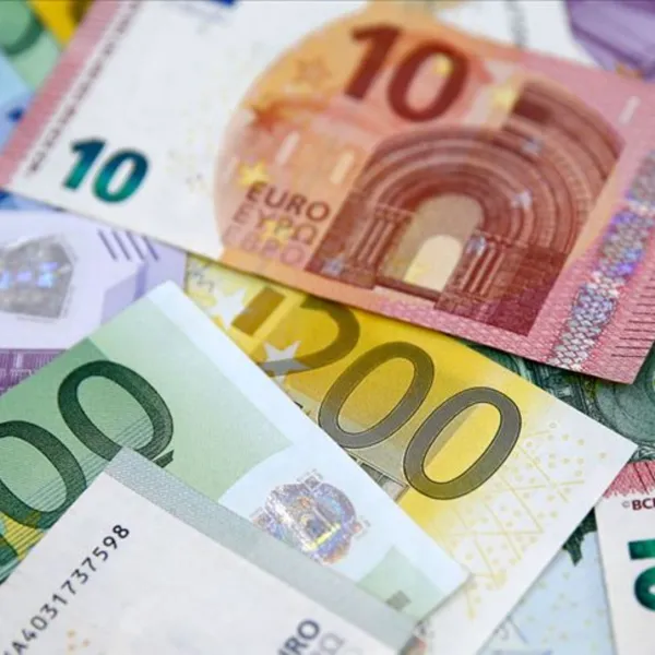 Dolar ve Euro'dan Kaçış Başladı! Yatırımcılar Nereye Yöneliyor?