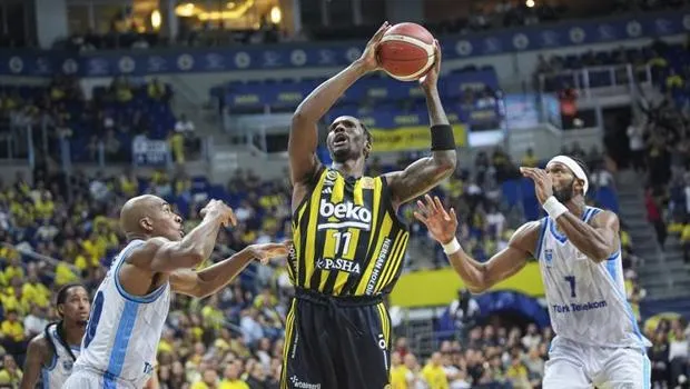 Fenerbahçe Beko, Türk Telekom'u farklı yendi!