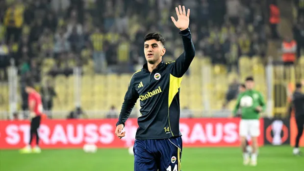 Yiğit Efe Demir: Fenerbahçe'nin Yeni Yıldızı Mı Doğuyor?