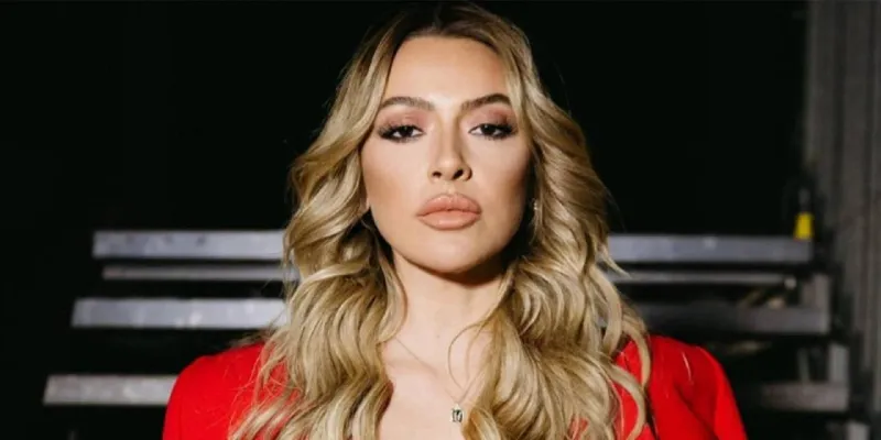 Hadise'nin Şaşırtan Değişimi: Sarı Saçlara Veda!