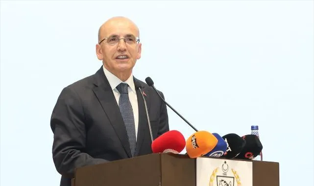 Hazine ve Maliye Bakanı Mehmet Şimşek, KKTC'deki konferansta konuştu: