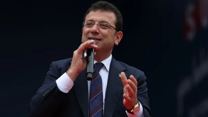 İmamoğlu: Bu ülkenin kaderi ya değişecek ya değişecek