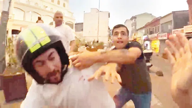 İspanyol YouTuber’ı takip edip dövdüler