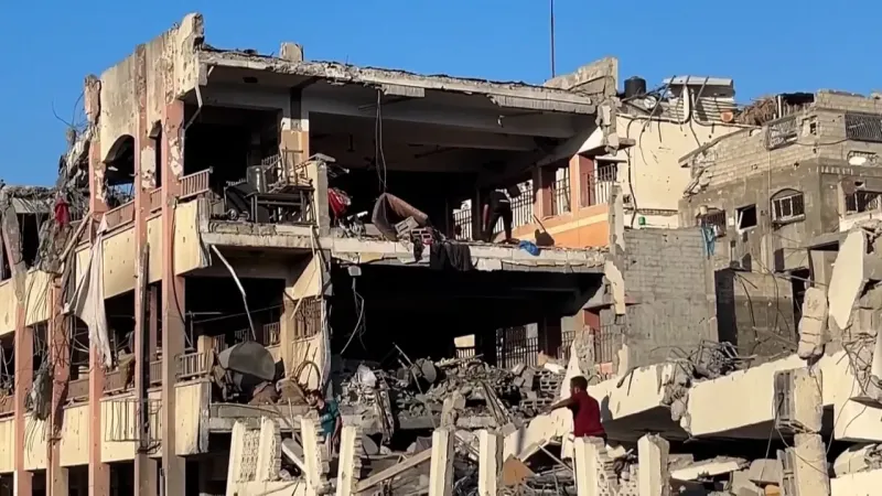 İsrail, Filistinlilerin çadırlarını vurdu: 11 ölü