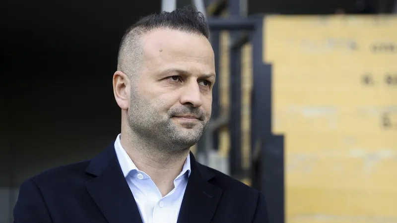 İstanbulspor'da Şok Ayrılık! Osman Zeki Korkmaz İstifa Etti