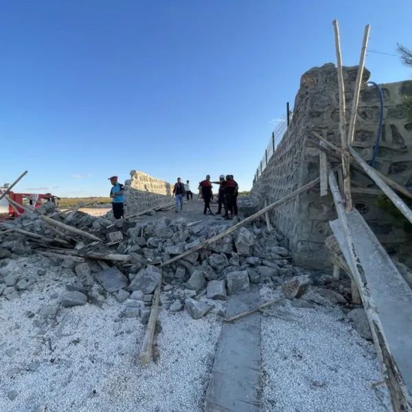 Şanlıurfa'da Korkunç Kaza! İstinat Duvarı Çöktü: 4 Yaralı