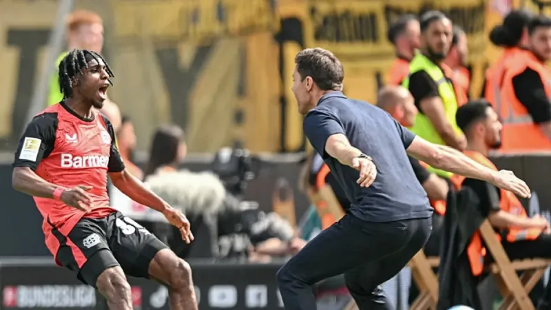 Jeremie Frimpong özel uçakla Liverpool'da