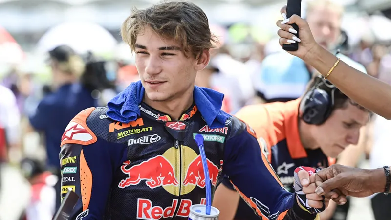 Deniz Öncü'den Tarihi Zafer! Moto2'de Birinci Oldu