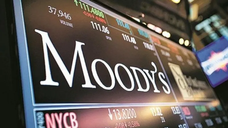 Moody’s, Fransa’nın kredi notu görünümünü negatife çevirdi