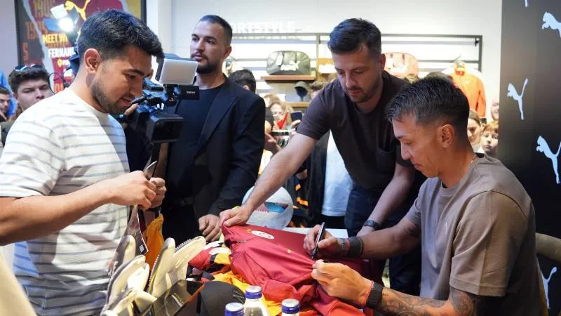 Muslera'nın imza gününe gerginlik damga vurdu