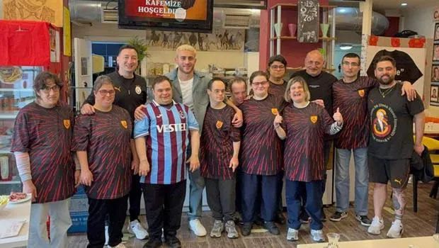 Barış Alper Yılmaz'dan Down Cafe'ye Duygulandıran Destek!