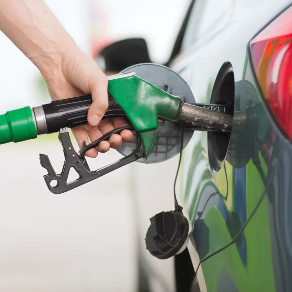 Benzine Şok Zam! Litre Fiyatı Ne Kadar Oldu?