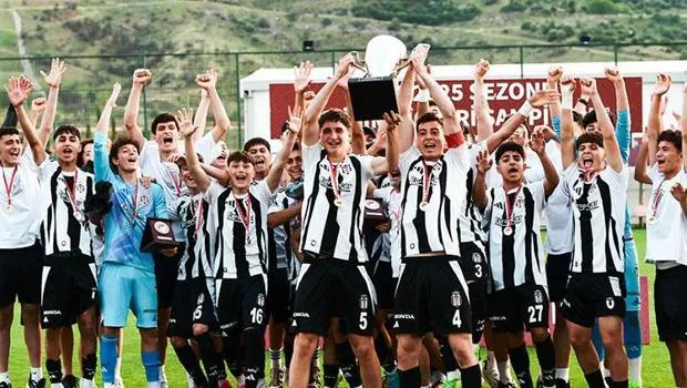 Beşiktaş U16 Fener'i Devirdi! Şampiyonluk Kartal'ın!