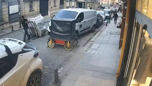 Fatih'te Şok! Çöp Kutusunda 200 Bin Dolarlık Pırlanta Mı Bulundu?