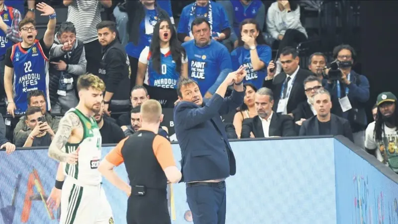 Ataman'a Efes Şoku! Taraftar ile Gerginlik Mi?