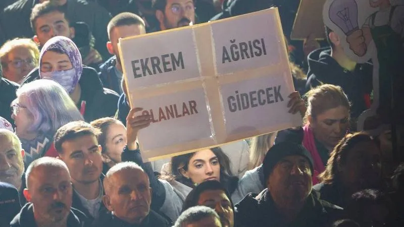 İsmail Pehlivan'dan Özgür Özel'e Övgü: Siyasi Gündemi Sarsıyor!