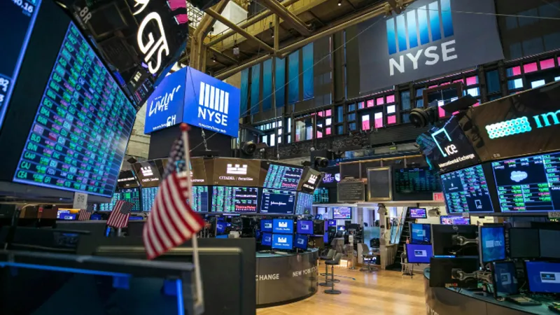 Wall Street Rekorla Açıldı! Teknoloji Devleri Coşturdu