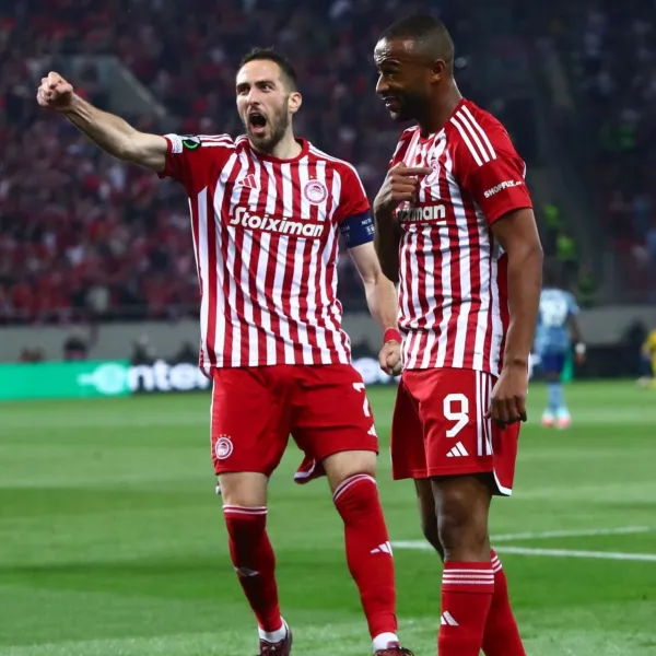 Olympiakos Yunanistan Kupası'nı Kaldırdı! Şampiyonluk Detayları