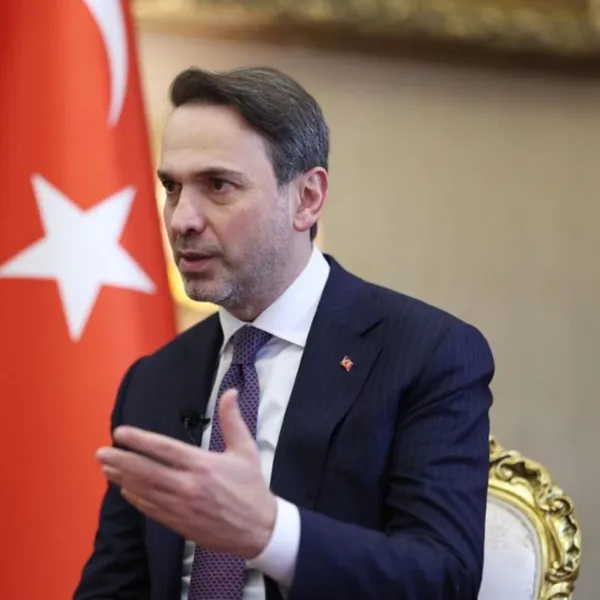 Petrol Fiyatları Uçacak Mı? Bakan Bayraktar'dan Kritik Uyarı!