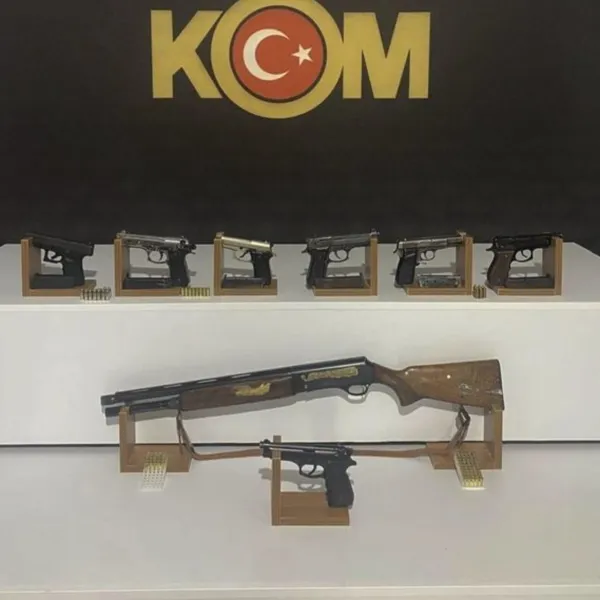 Ruhsatsız silah operasyonu: 8 gözaltı