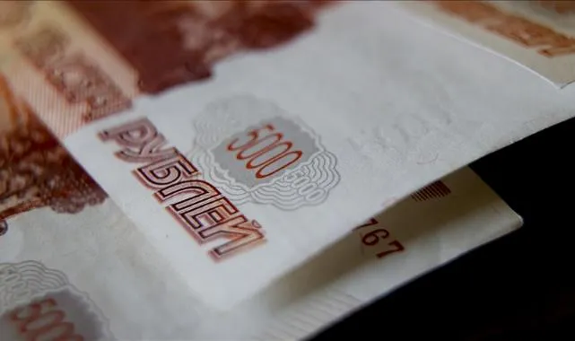 Rusya'da bütçe, düşen petrol fiyatlarıyla 3,4 trilyon ruble açık verdi