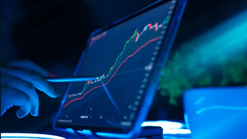 Teknik Göstergelere Göre Öne Çıkan Hisseler (25 Kasım)