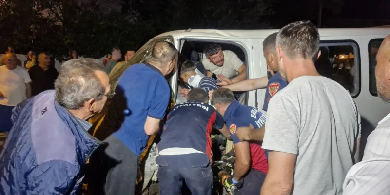 Tokat'ta Korkunç Kaza! Sürücü Araçta Sıkıştı, İşte Detaylar!
