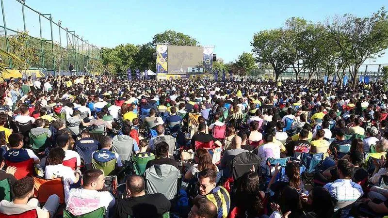 Tüm Türkiye nefesini tuttu, Fenerbahçe'nin final maçı dev ekranlarda izlenecek