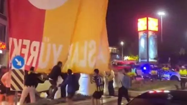 Yalova'da Galatasaray bayraklarına saldıran 3 Fenerbahçe taraftarına gözaltı